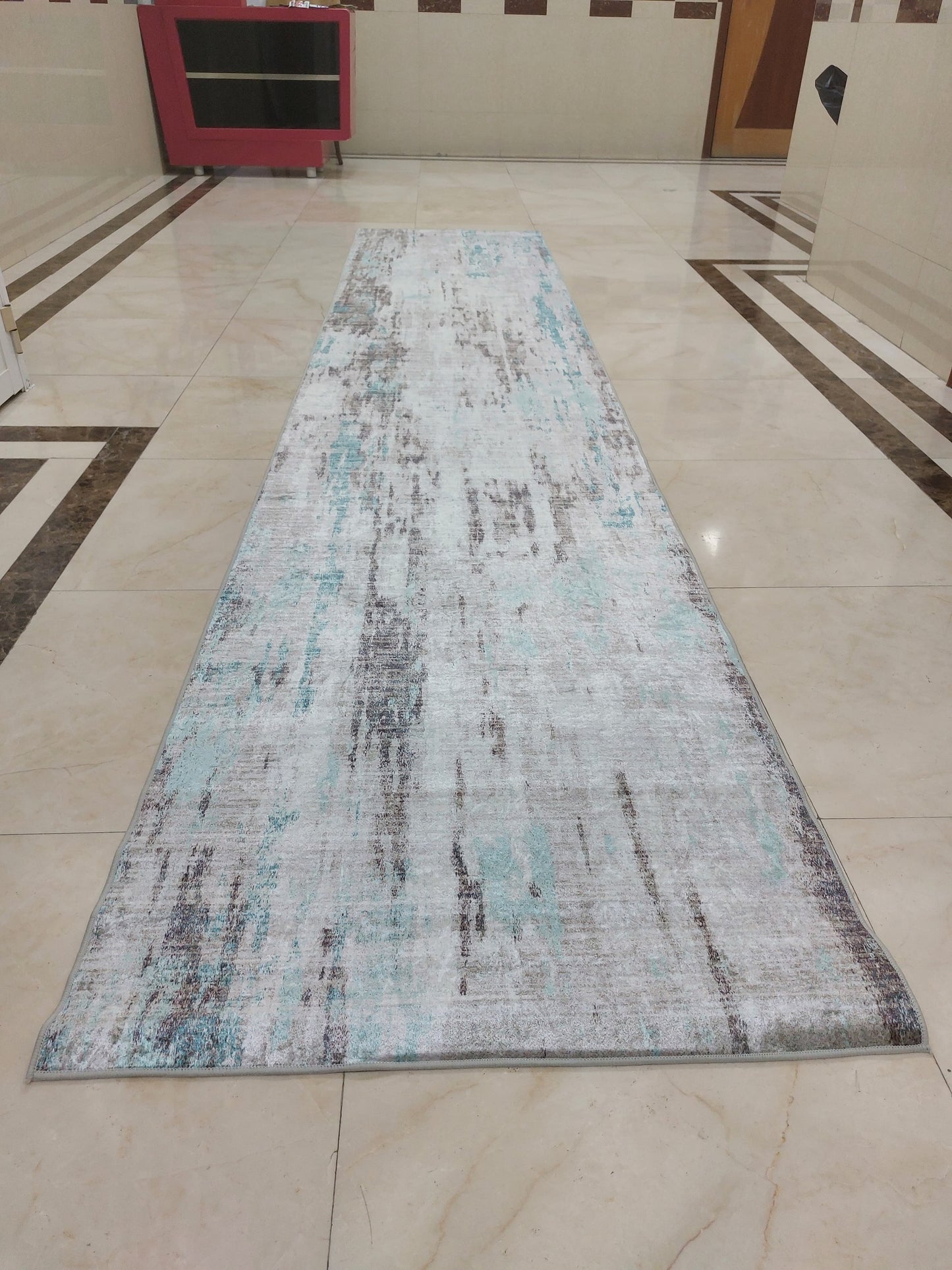 Brand New Crystal carpet - Runner - Anti slip with Quality specifications 90 x 427cm►2.95 x 14.00ft