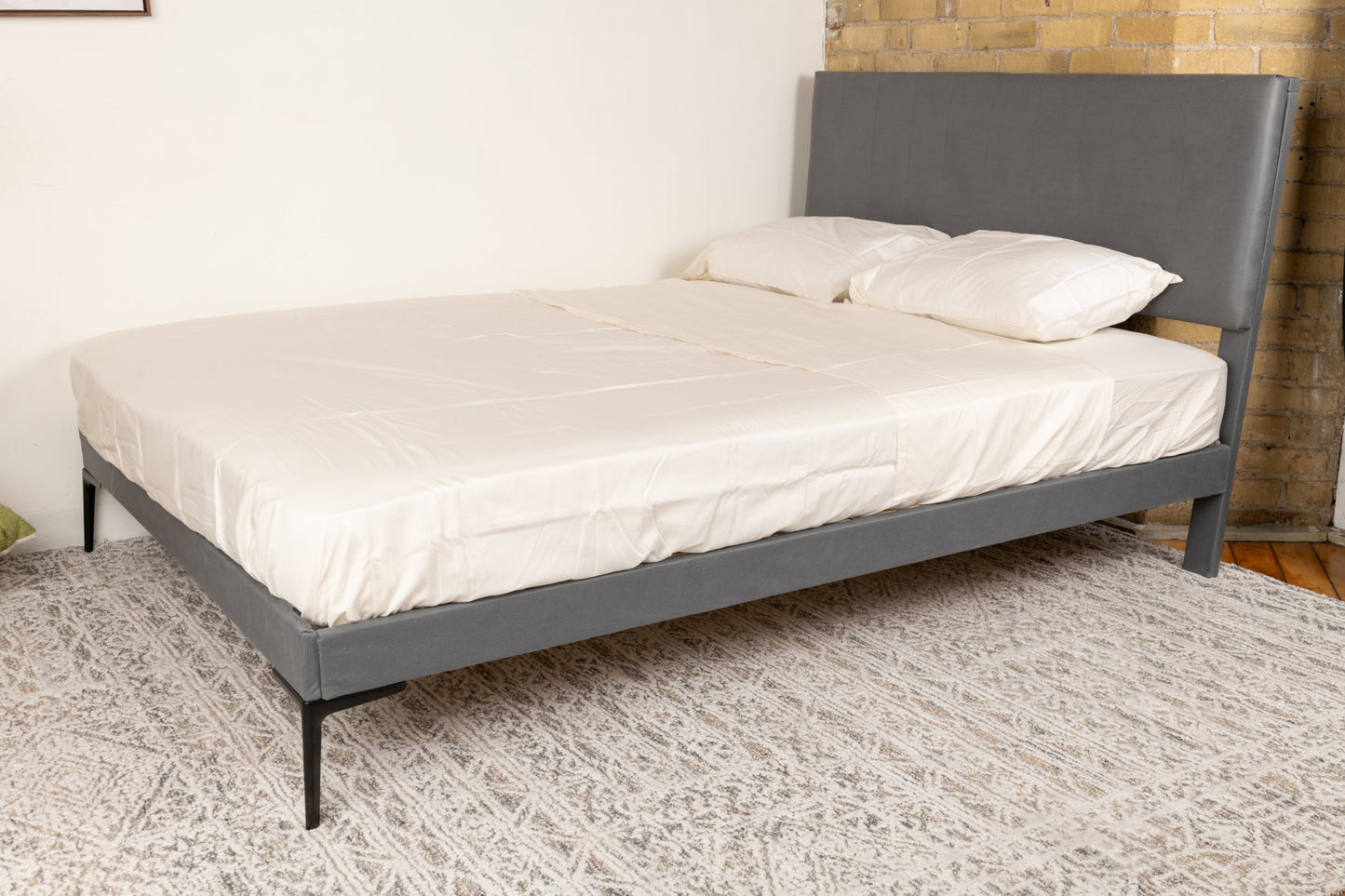 Cadre de lit Queen Size élégant avec lattes en bois