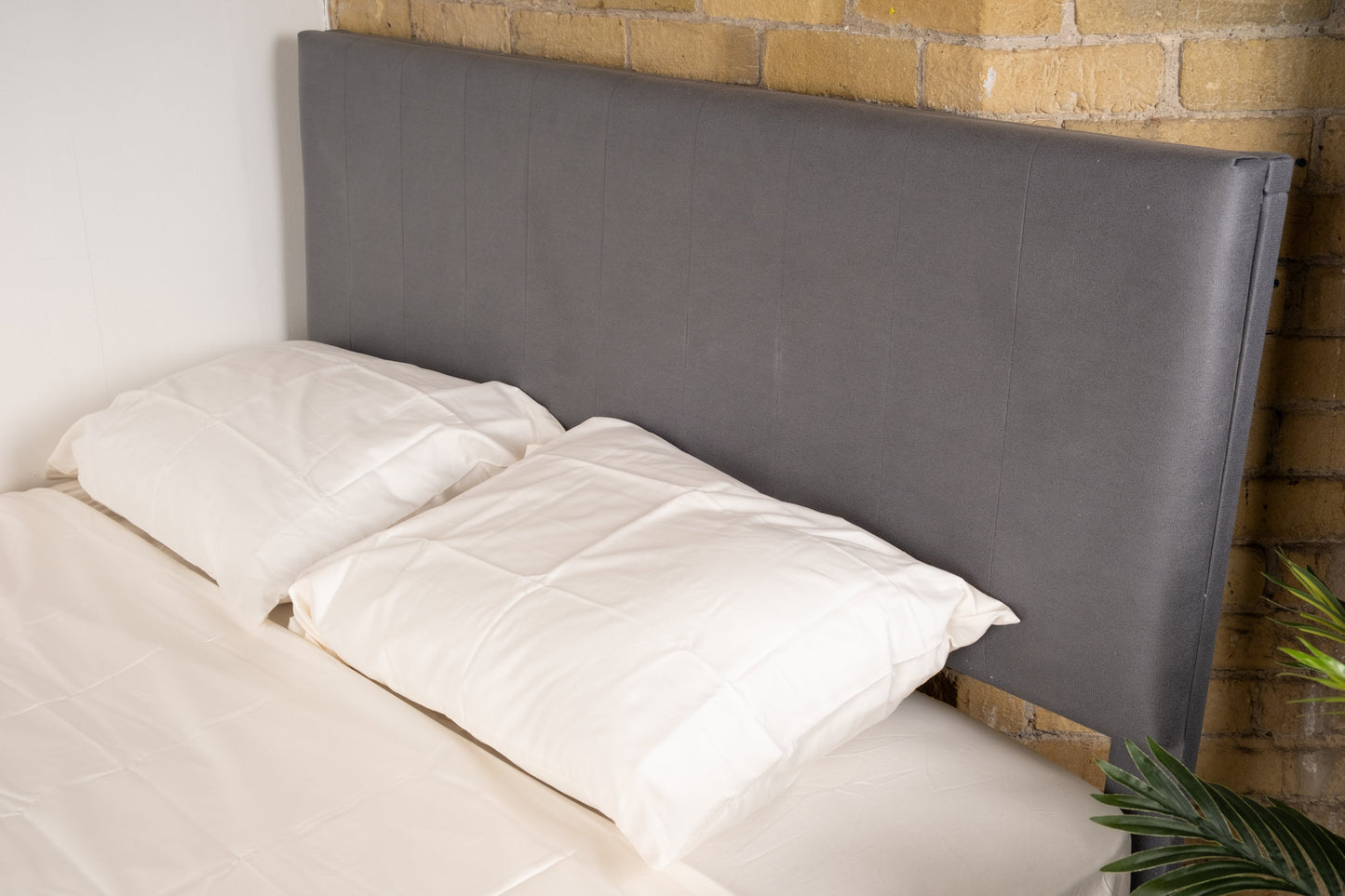 Cadre de lit Queen Size élégant avec lattes en bois