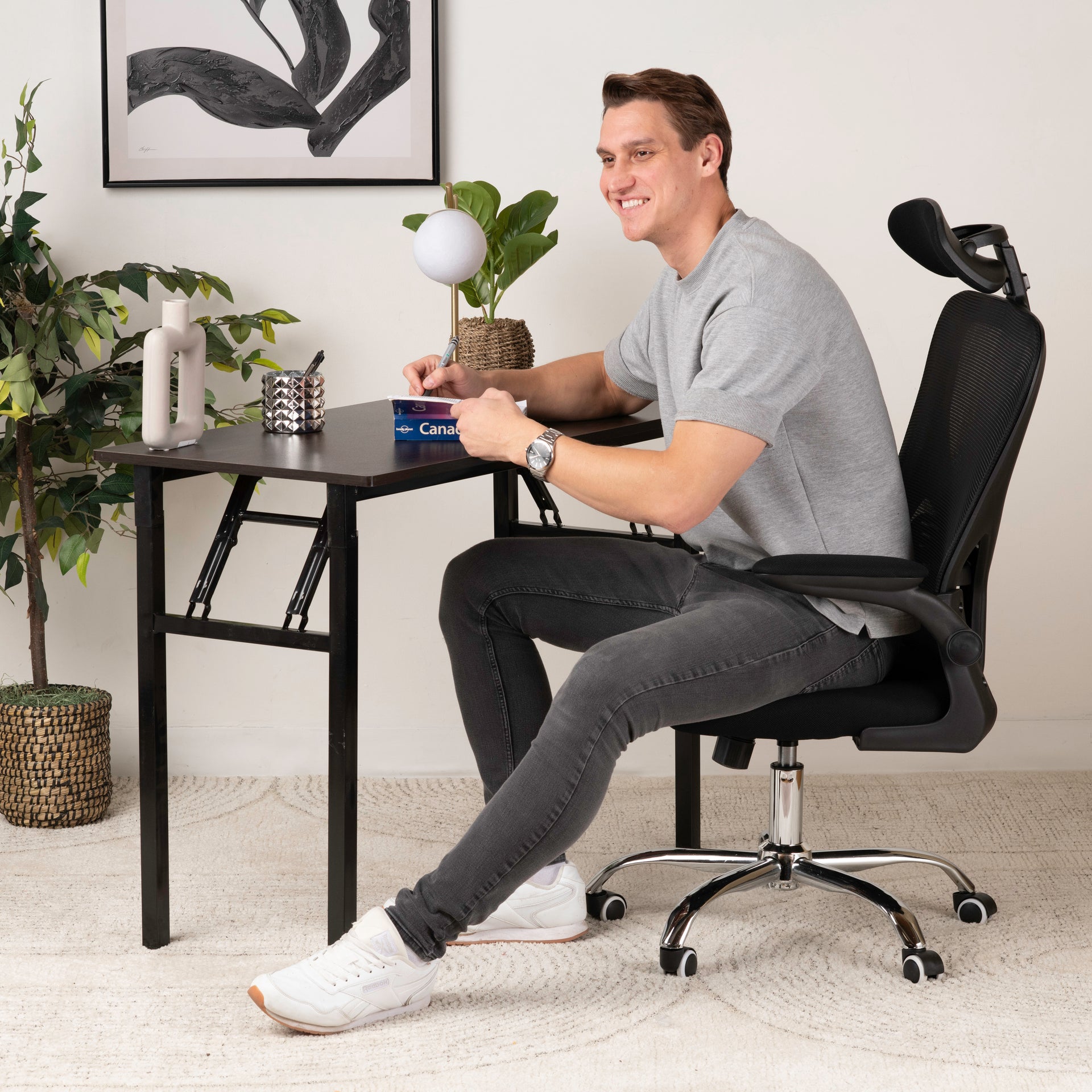 Brand New Office Chair: Ergonomic Mesh Design with Headrest, Lumbar Support & Adjustable Armrests
