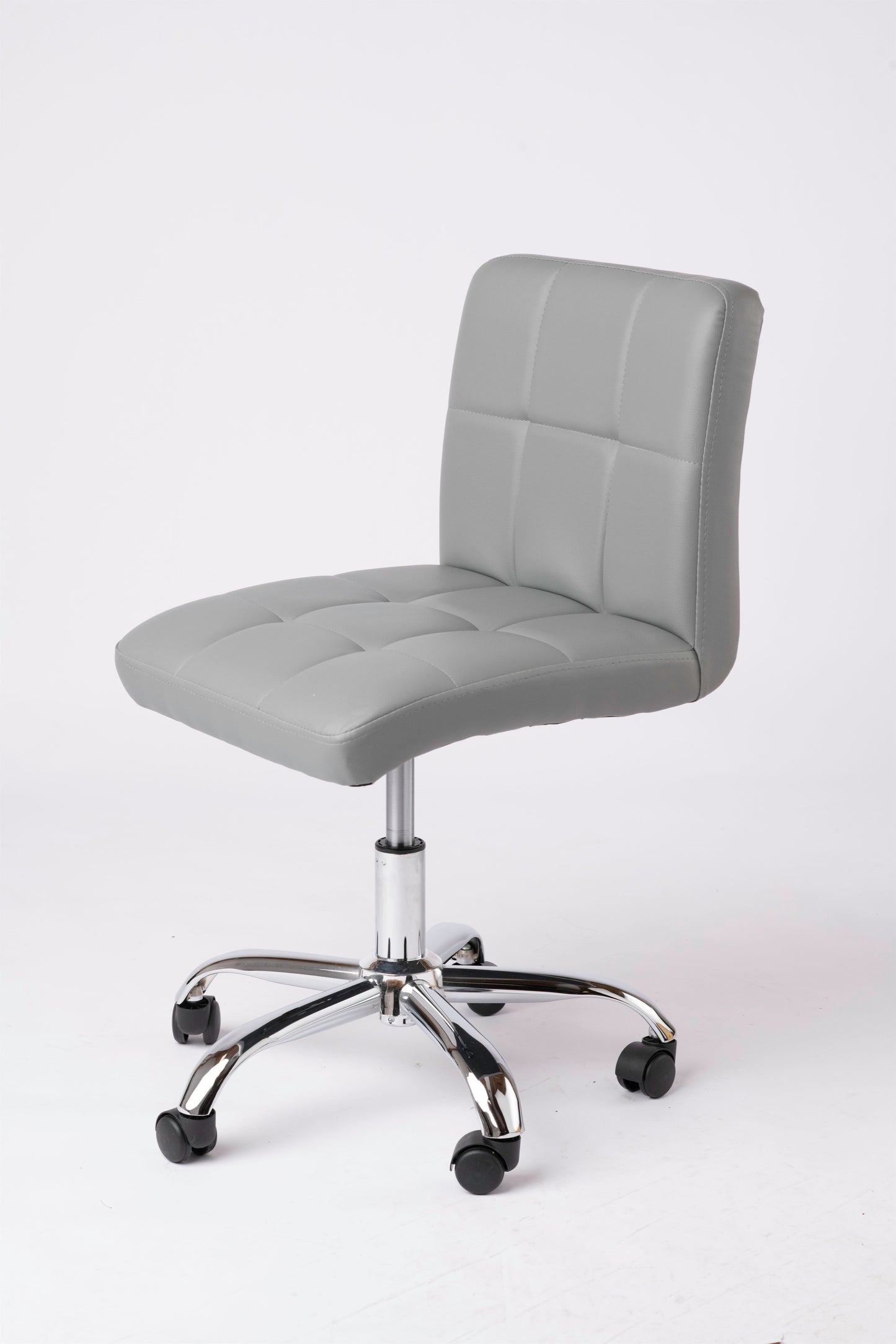 Brand New Ergonomic Leather Chair – Perfect for Office or Waiting Room for Ultimate Comfort