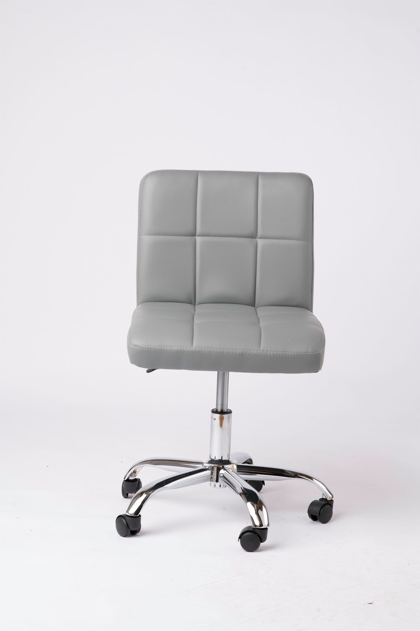 Brand New Ergonomic Leather Chair – Perfect for Office or Waiting Room for Ultimate Comfort